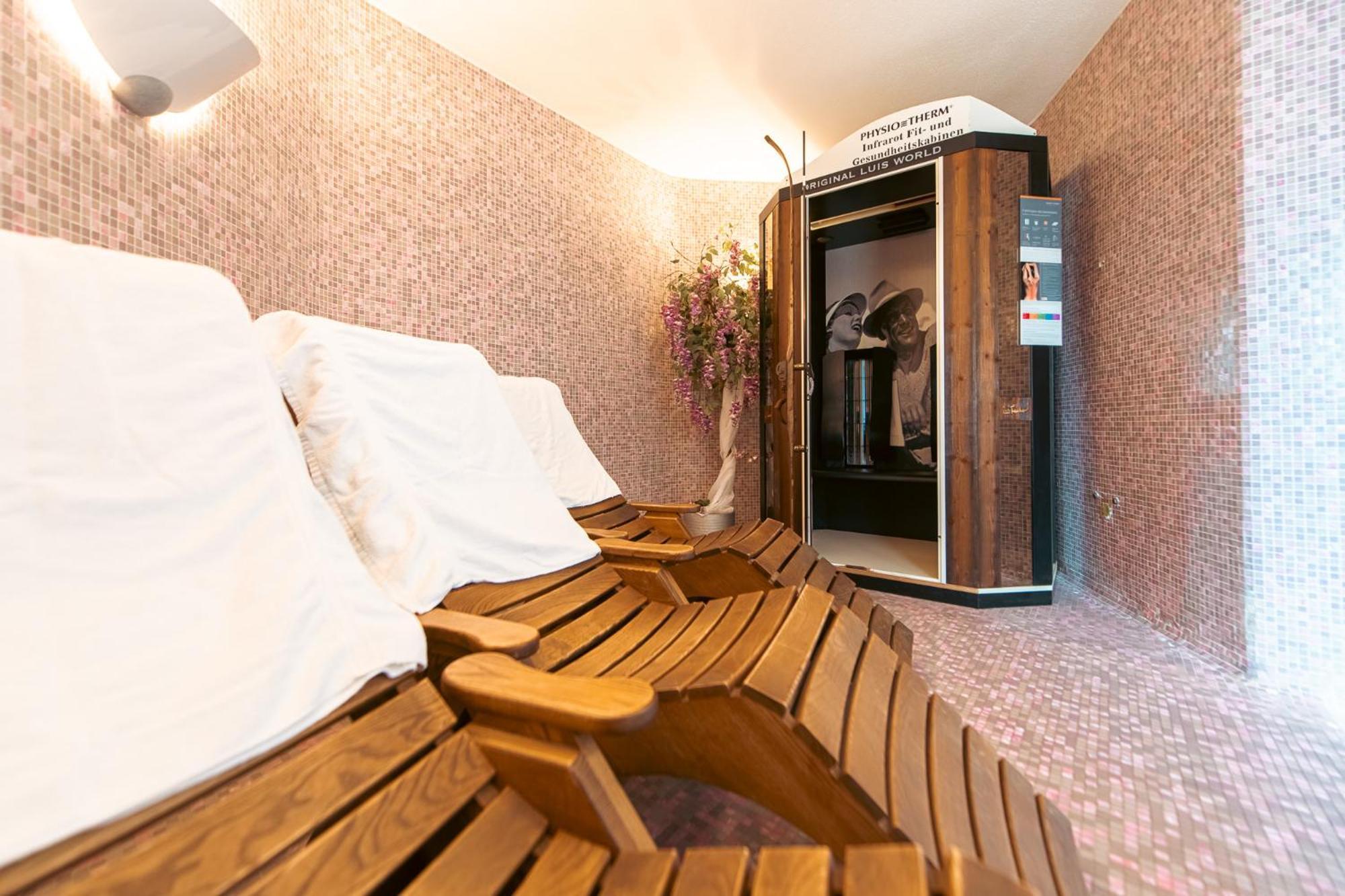Hotel Bacher Riva di Tures Exterior foto