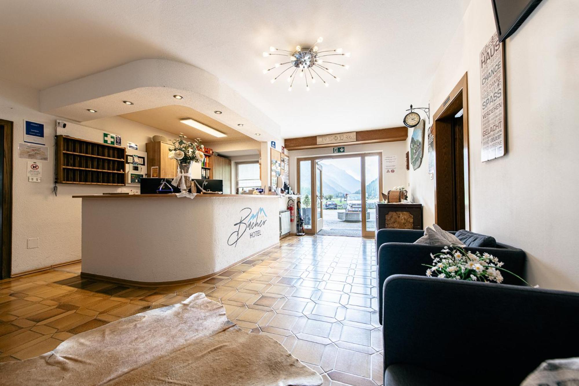 Hotel Bacher Riva di Tures Exterior foto