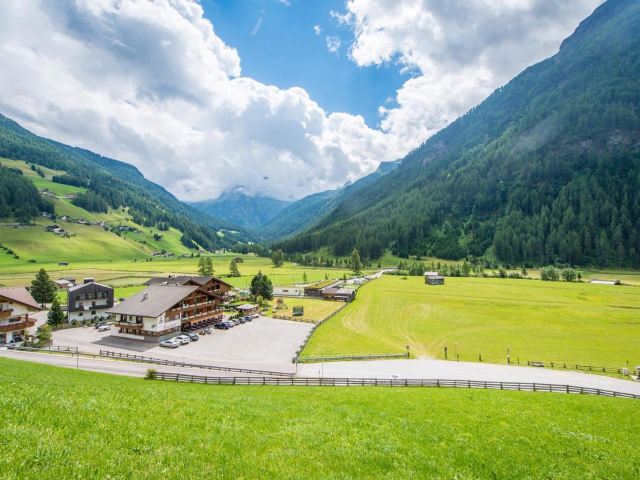 Hotel Bacher Riva di Tures Exterior foto